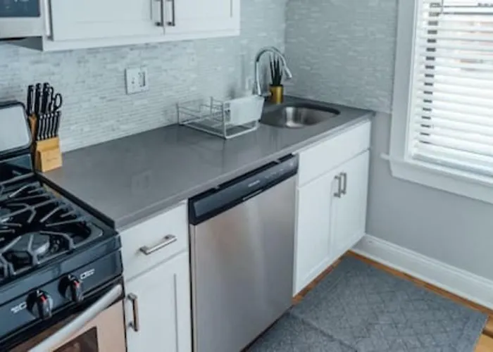 Convenient & Newly Decorated 1br - Roscoe 1d